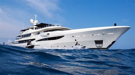 yachts for sale online.